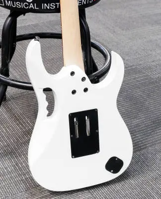 Ibanez - JEM Junior Steve Vai Signature Electric Guitar with Vine Inlay - Left Handed - White 2